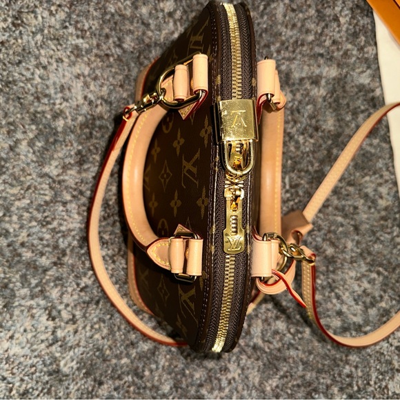 Louis Vuitton Alma BB - Picture 14 of 17